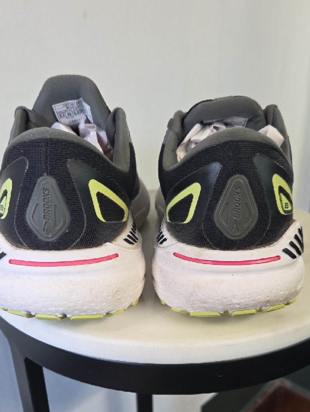 Brooks Women’s Black, Gray & Pink Running Shoes Size 8.5 - Picture 4 of 6
